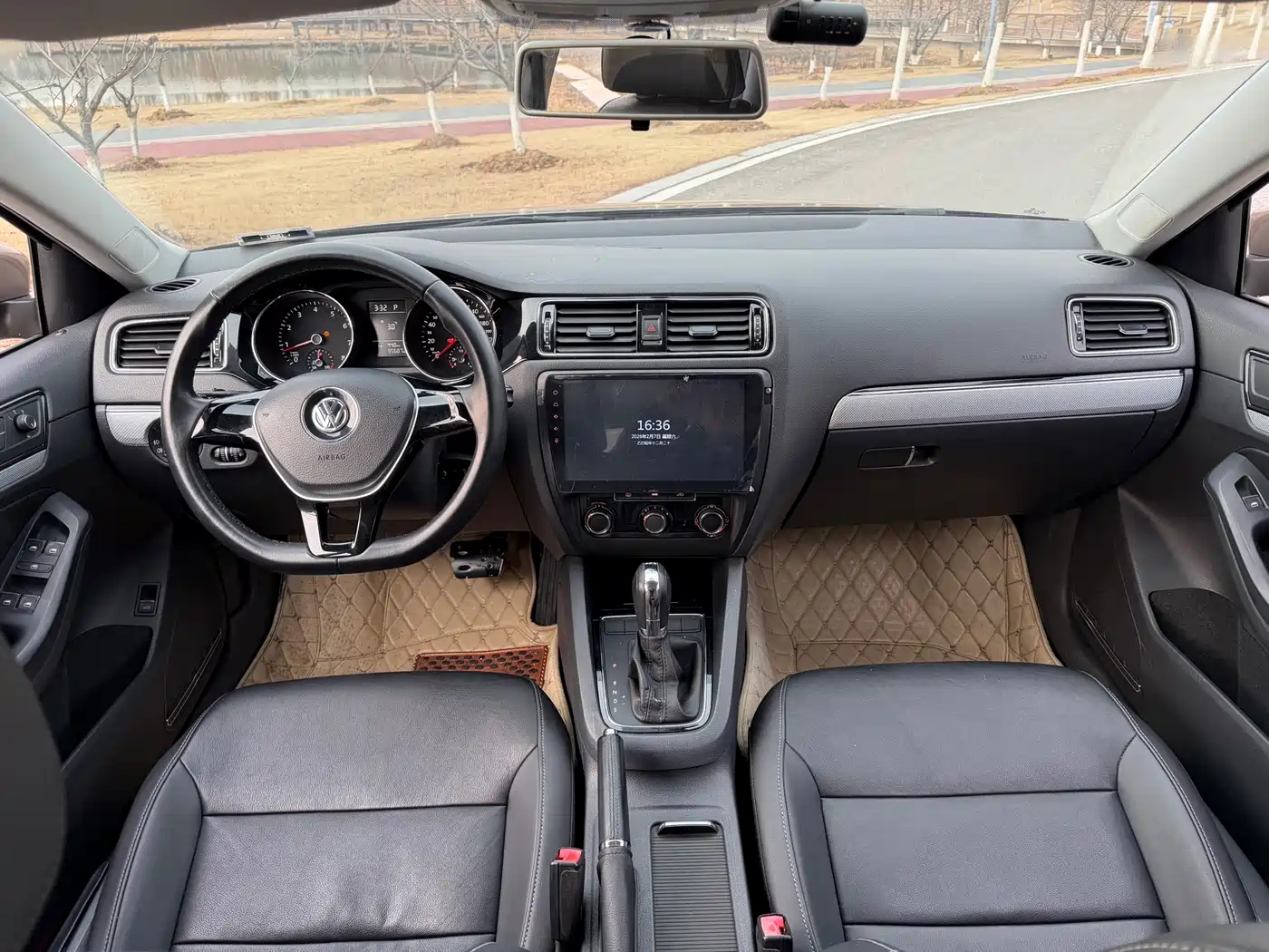 Volkswagen Sagitar 2015 230TSI Automatic Comfort фото 8