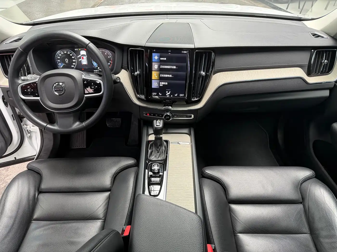 Фото 12 - Volvo XC60
