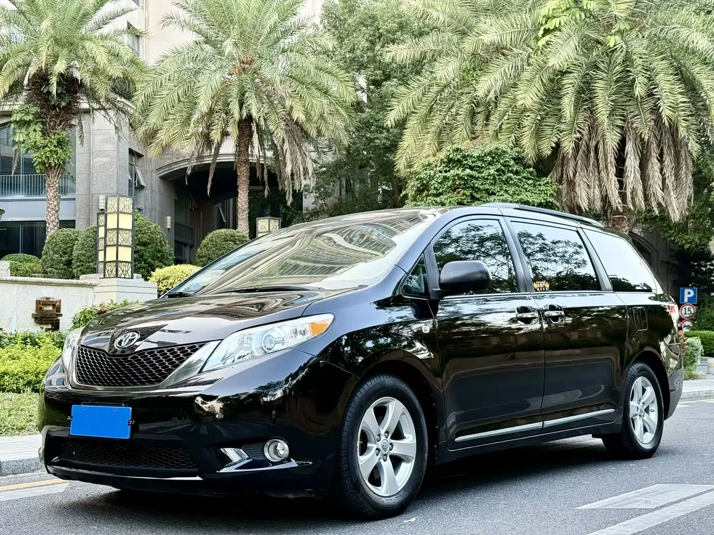 Toyota Sienna 2015 3.5L 2WD LE