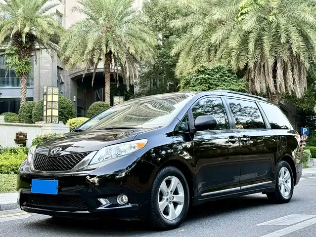  Toyota Toyota Sienna 2015 3.5L 2WD LE