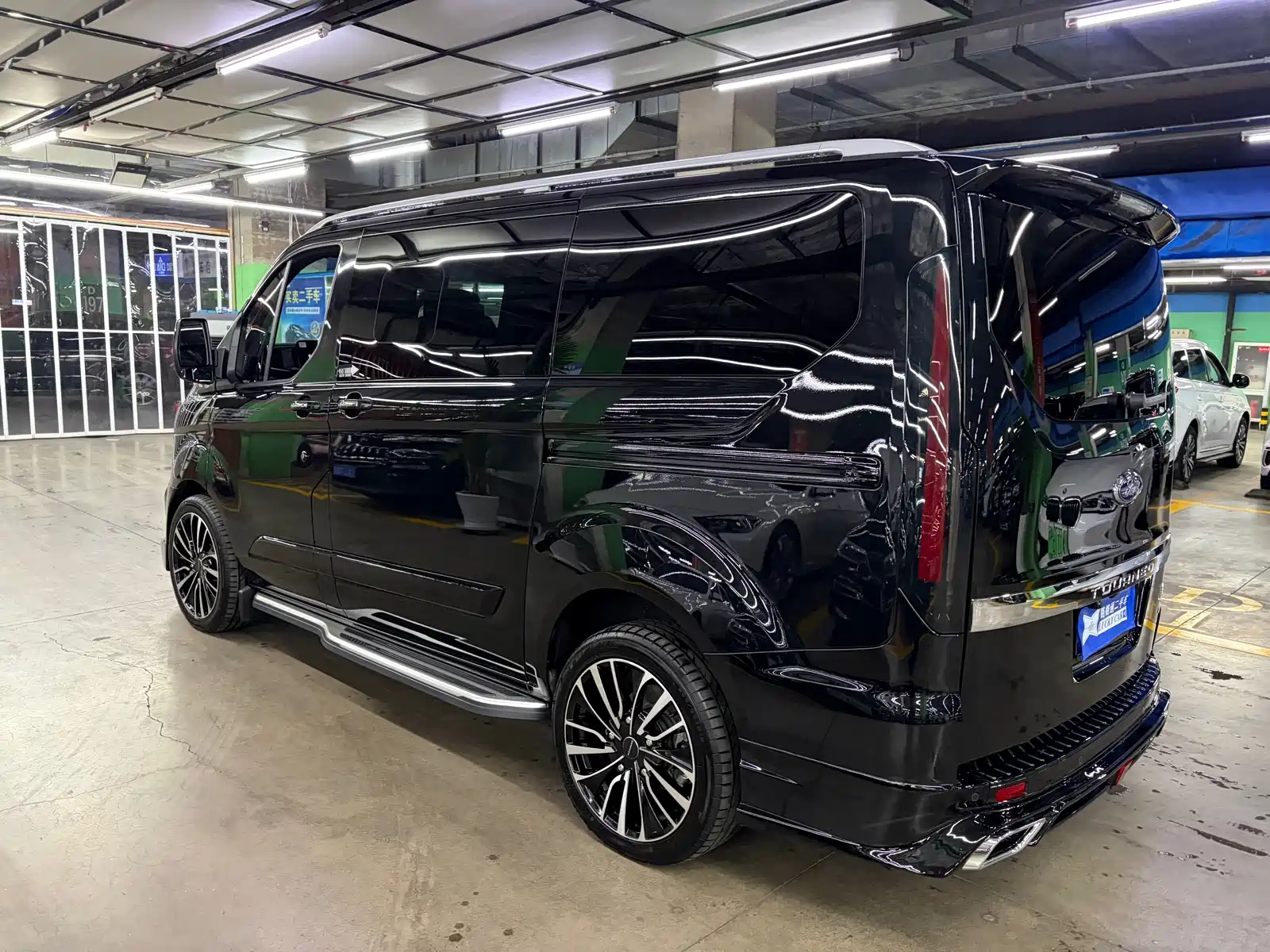 صورة 6 - Ford Tourneo