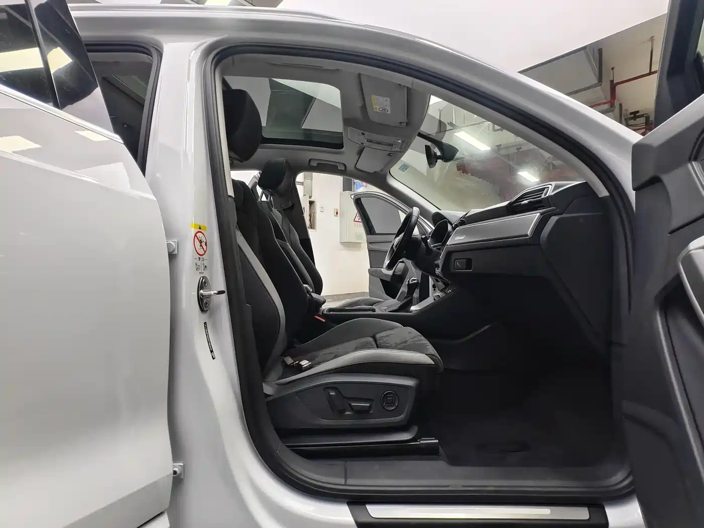 Audi Q3 2023 35 TFSI Progressive Dynamic (1.4T) фото 10