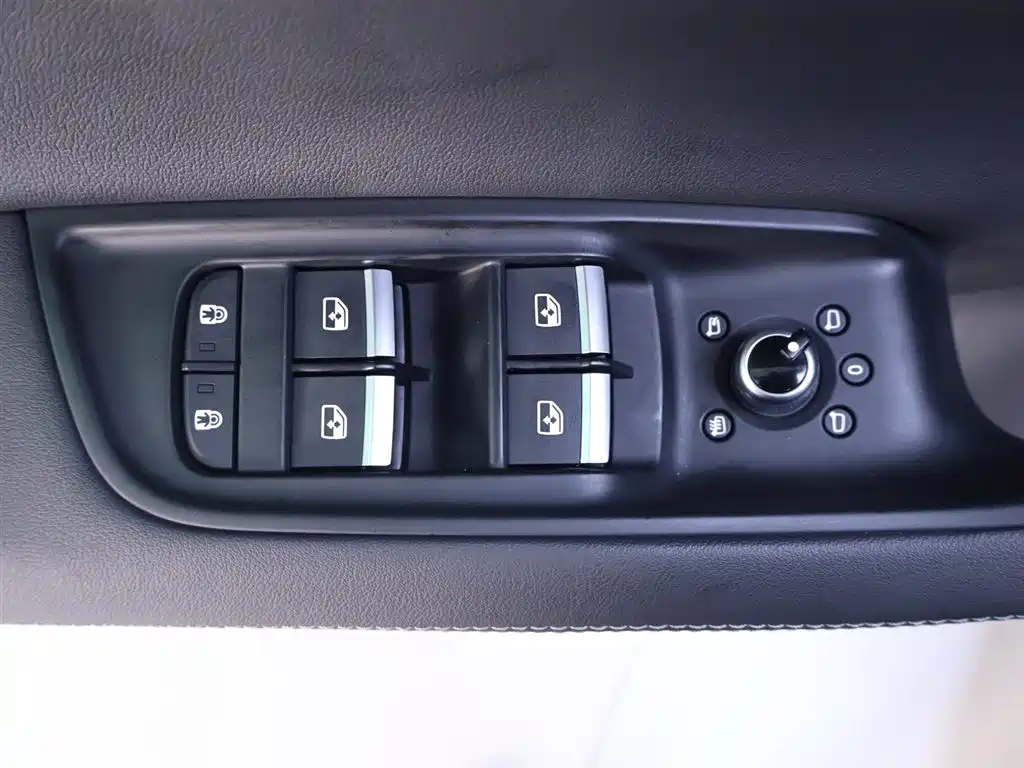 Audi Q7 2024 55 TFSI quattro S line Sport фото 17
