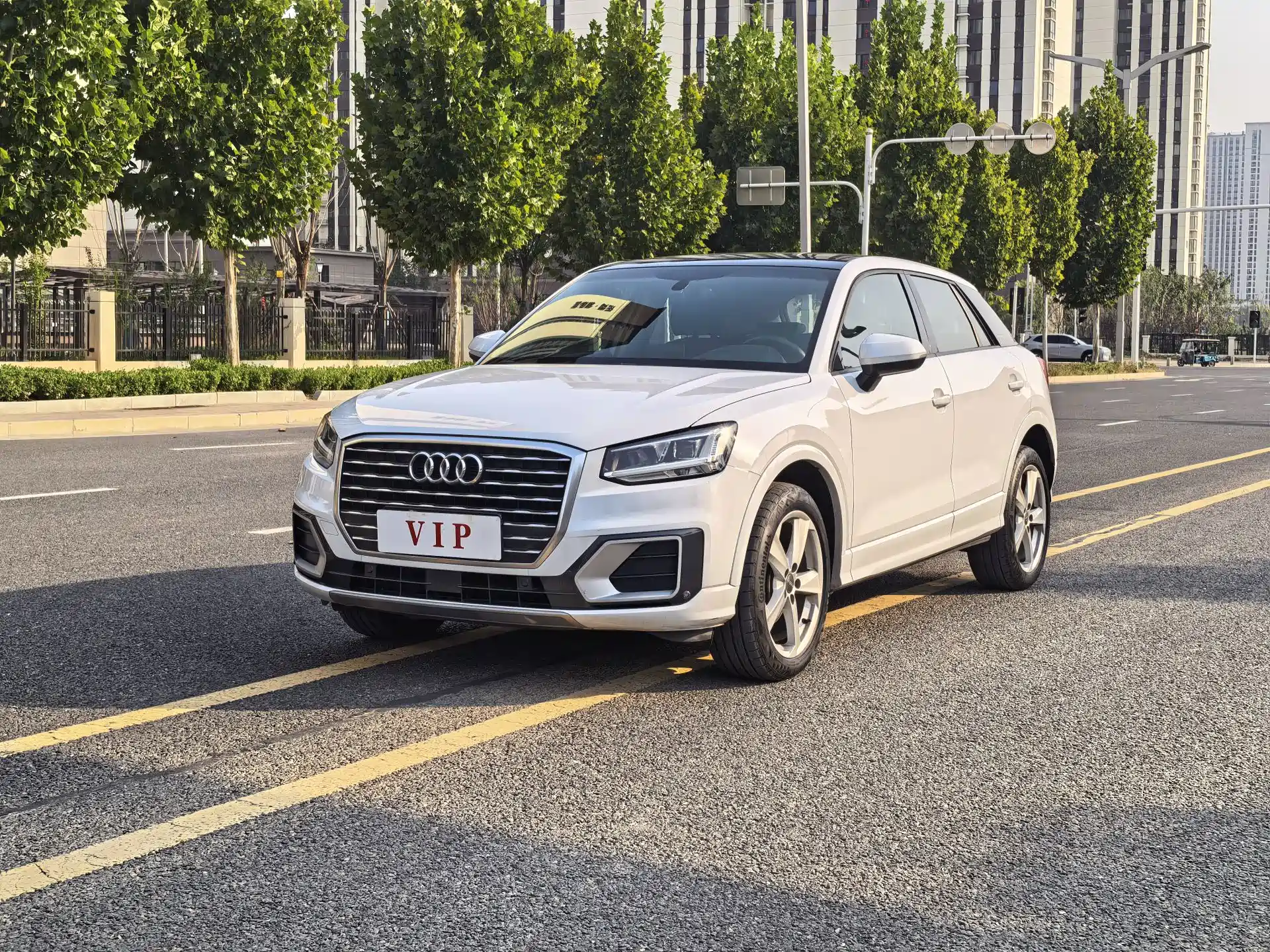Фото 1 - Audi Q2L