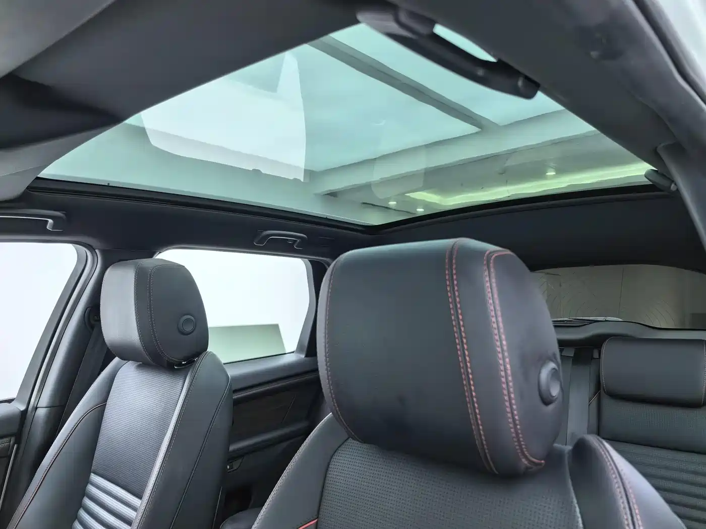 Land Rover Discovery Sport 2020 249PS R-Dynamic Performance Tech 5-seater фото 16