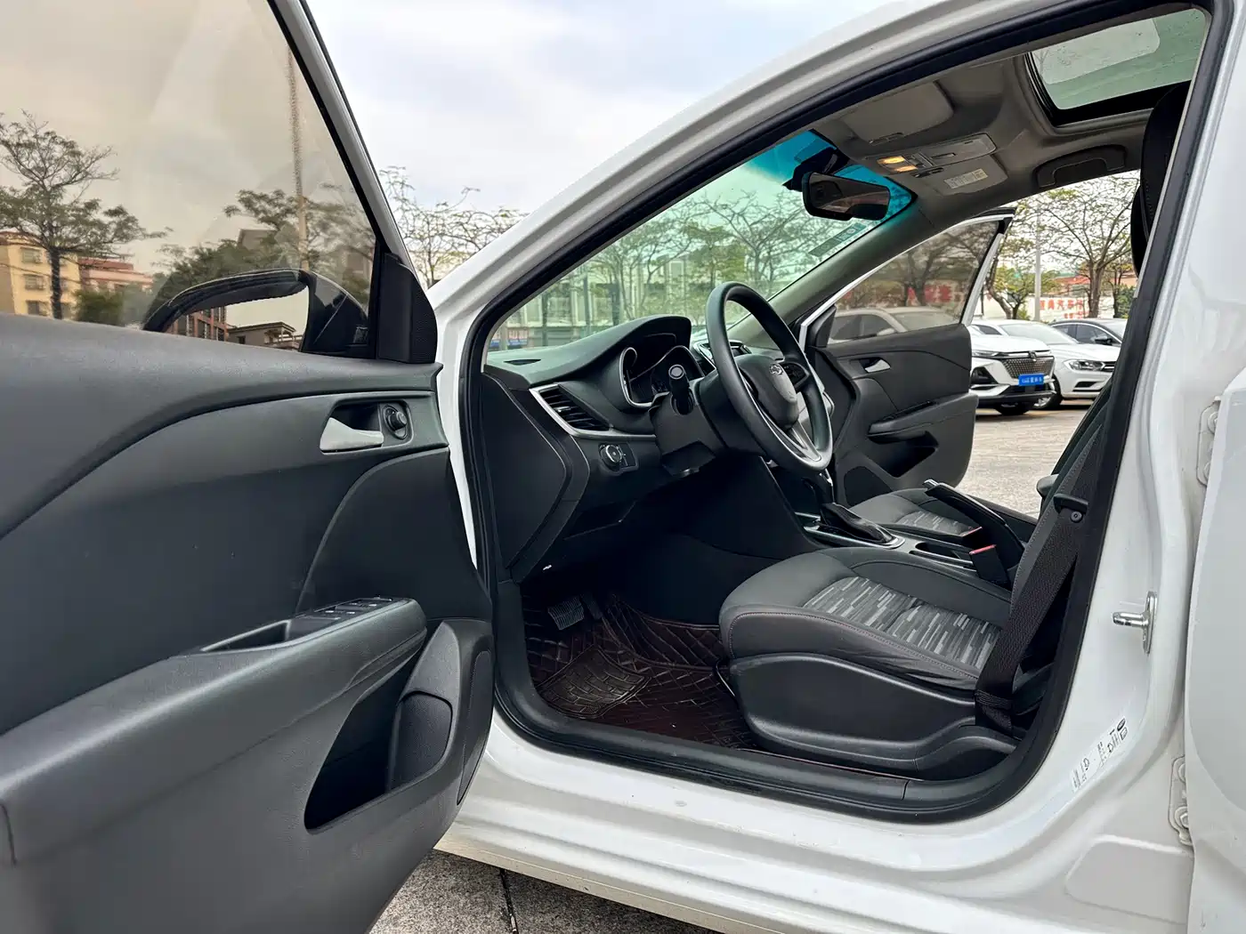 Chevrolet Monza 2019 Redline 320T DCT Joy Edition China VI фото 8