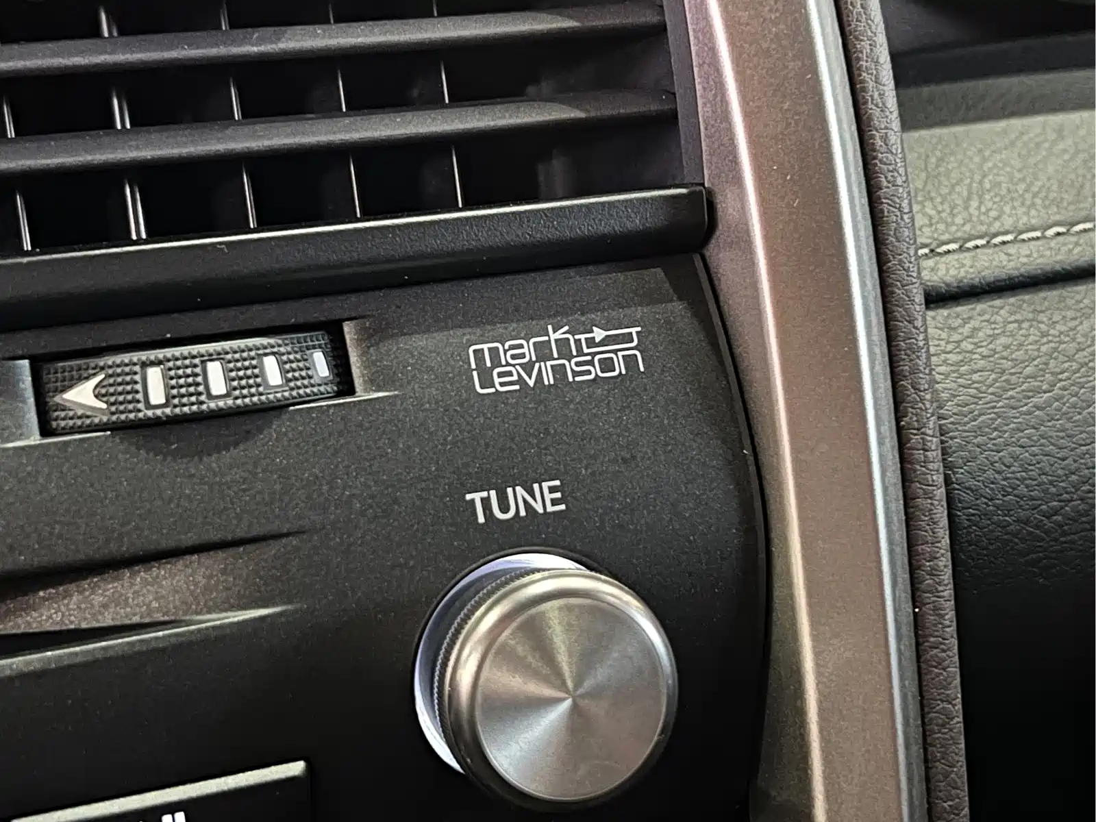 Фото 16 - Lexus RX