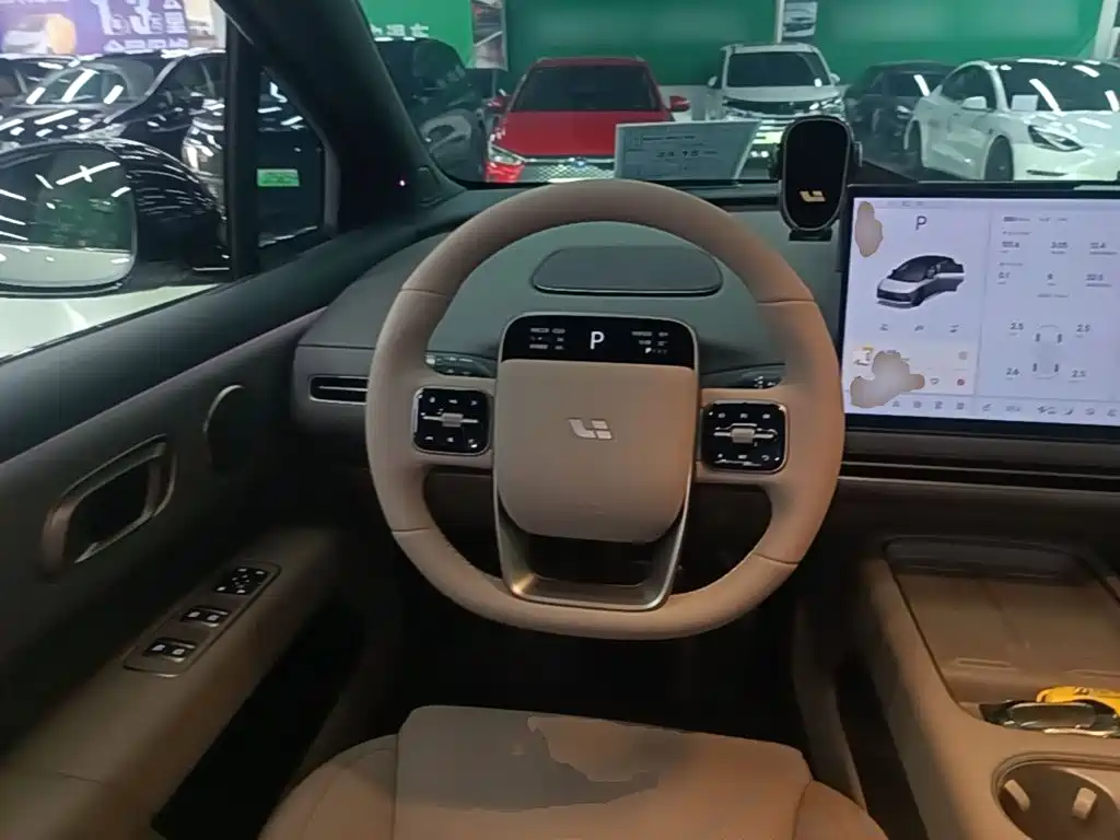Li Auto i6 2026 2025 2WD Base Model