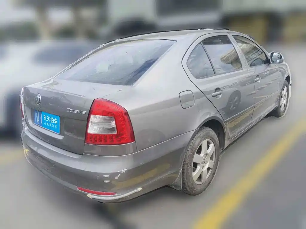 Photo 2 - Škoda Octavia