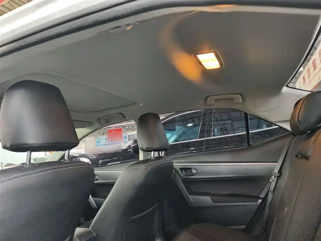 Toyota Corolla 2017 Facelift 1.2T S-CVT GL-i фото 15