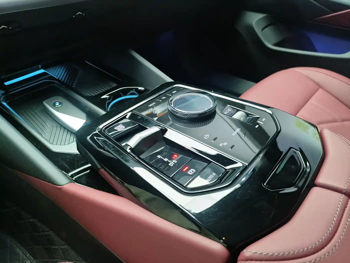 BMW 5 Series 2024 530Li Leading M Sport Package фото 11