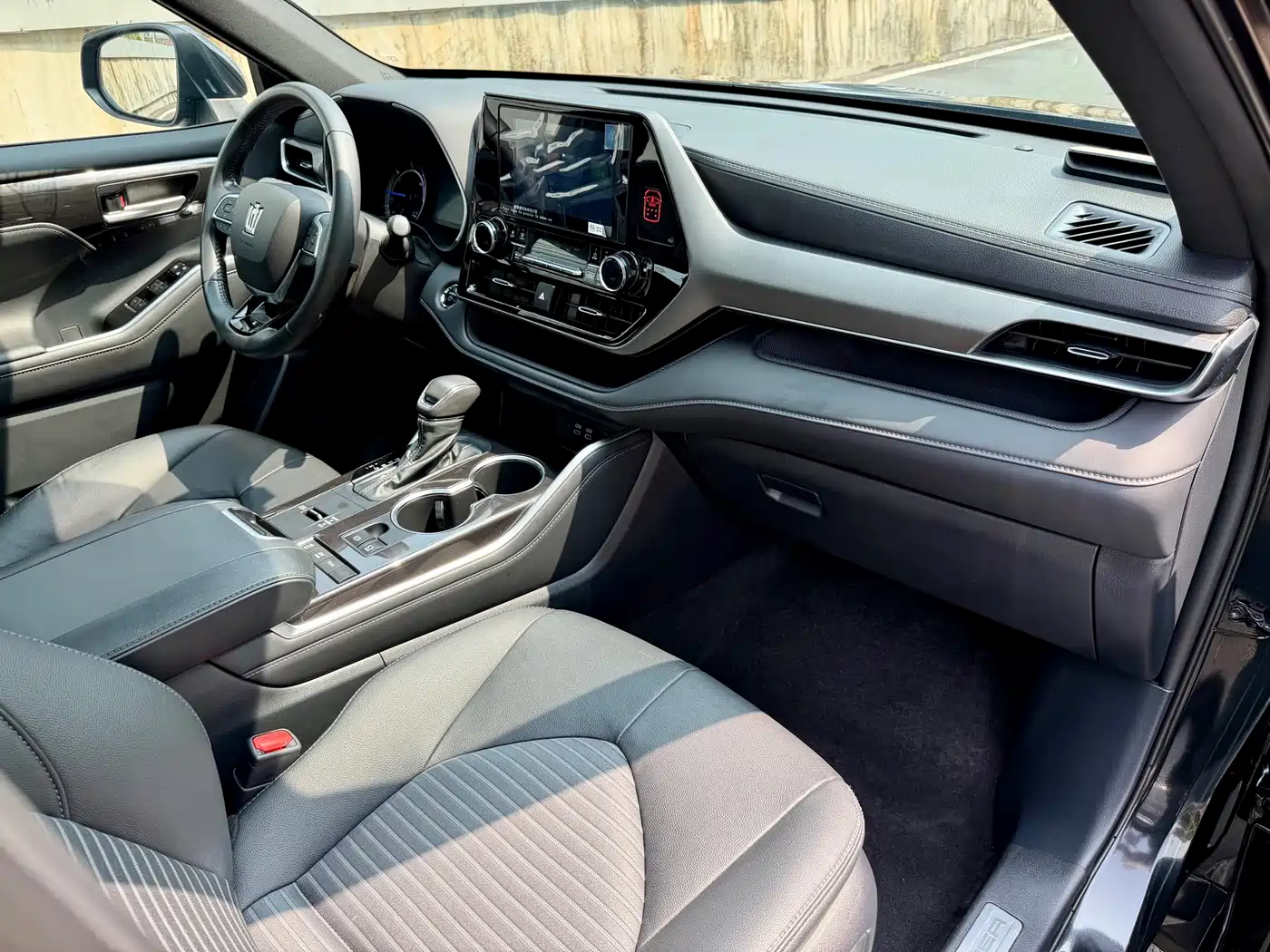 Toyota Crown Kluger 2024 2.5L HEV 4WD Luxury Edition фото 22