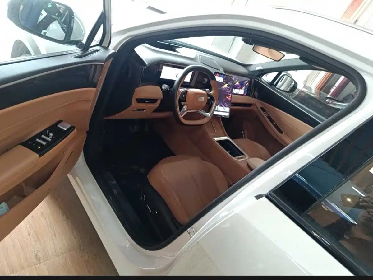 Geely Galaxy Galaxy L7 2025 2025 EM-i 115km Explorer+ Edition