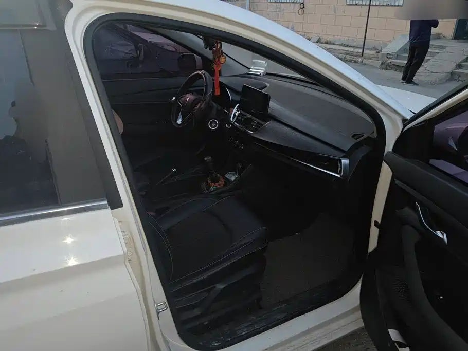 Baojun 360 2019 2018 1.5L Manual Elite (China V)