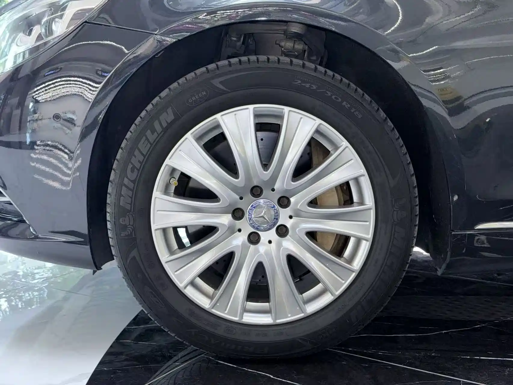 Фото 23 - Mercedes-Benz S-Class