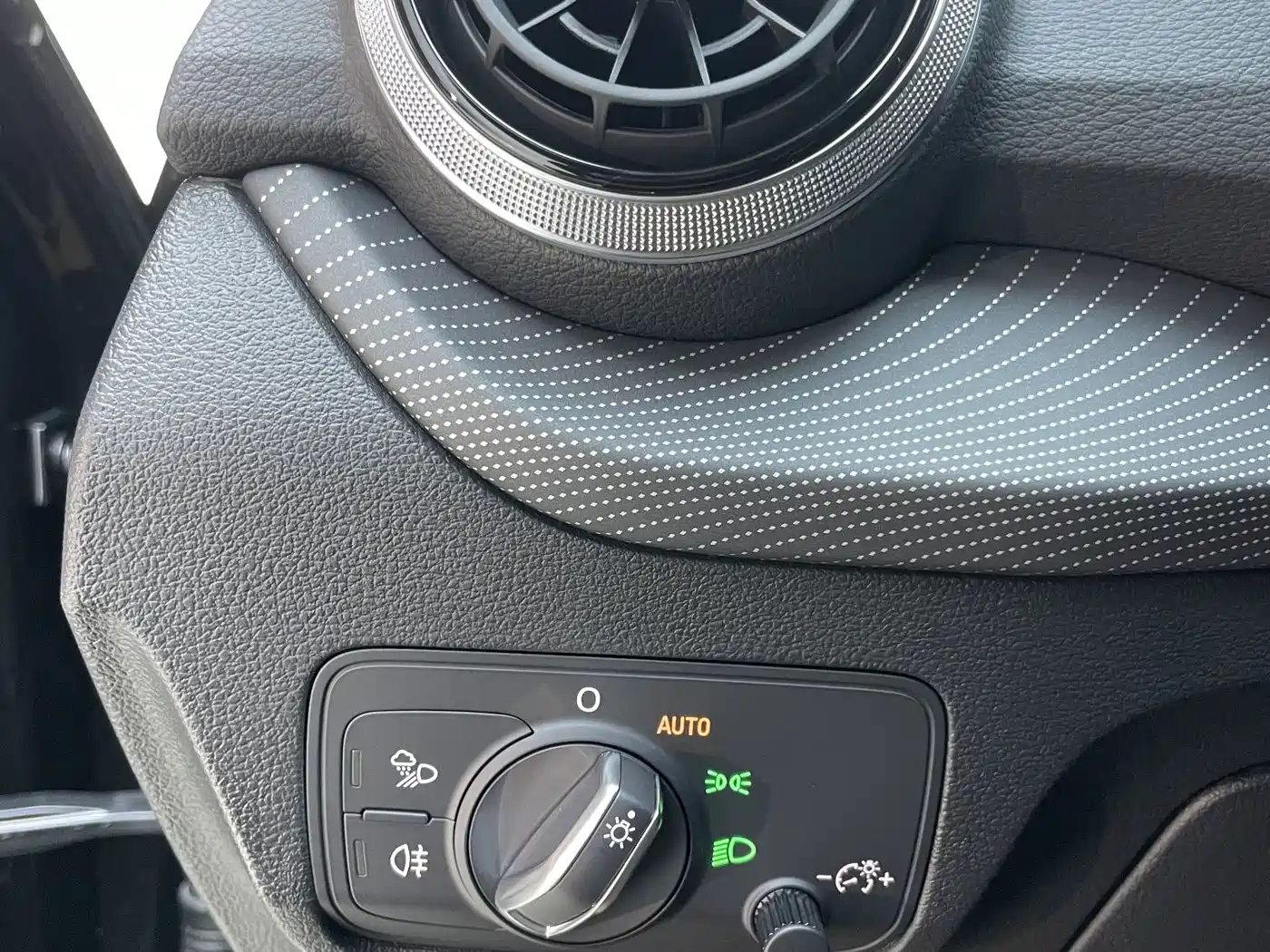 Audi Q2L 2023 2022 35 TFSI Progressive Dynamic