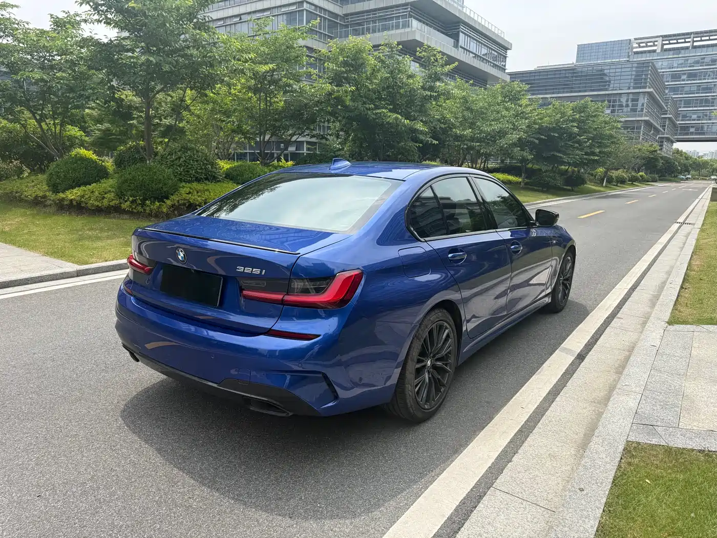 BMW 3 Series 2020 Facelift 325i M Sport Night Edition фото 6