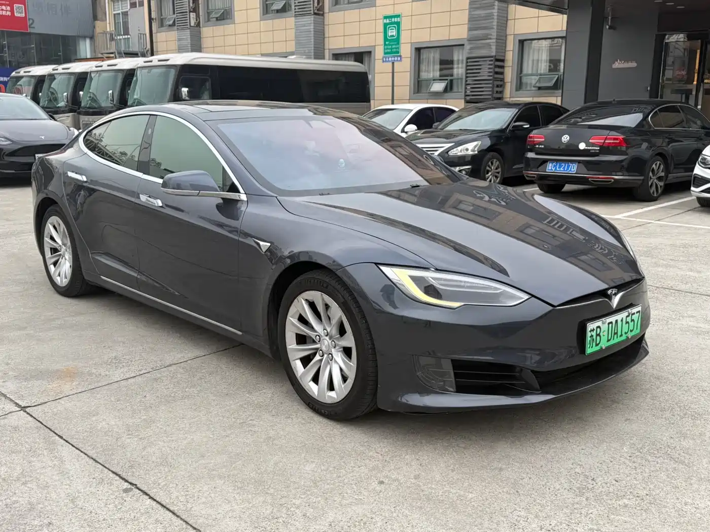 TESLA MODEL S