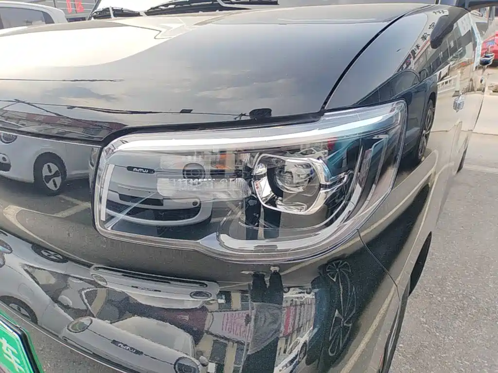Wuling Motors Wuling Zhiguang NEV 2026 2025 Model 305km Base Version