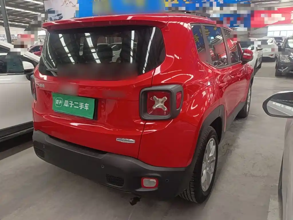 Photo 7 - Jeep Renegade