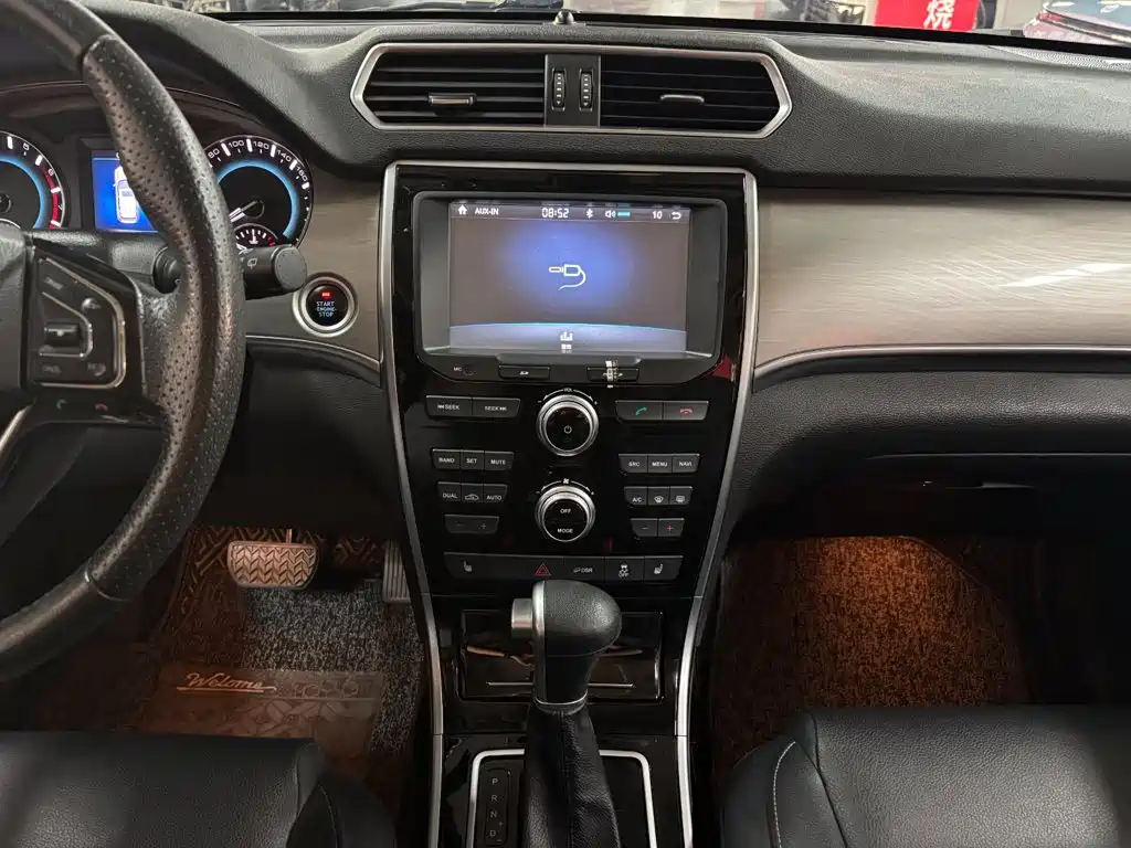 Фото 15 - Haval H2