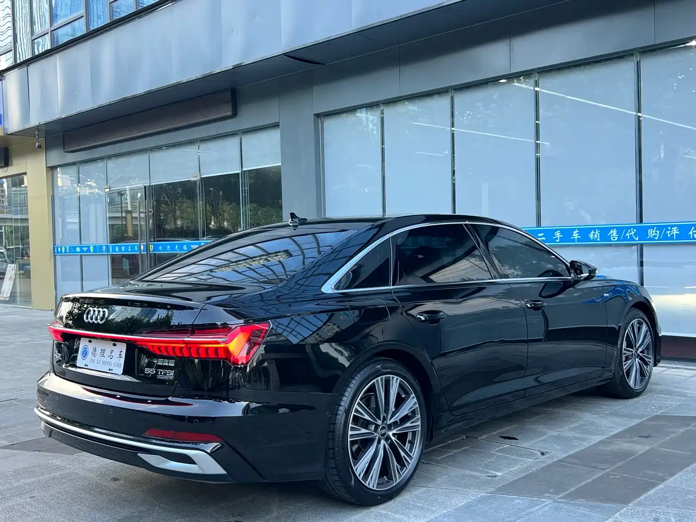 Фото 13 - Audi A6L