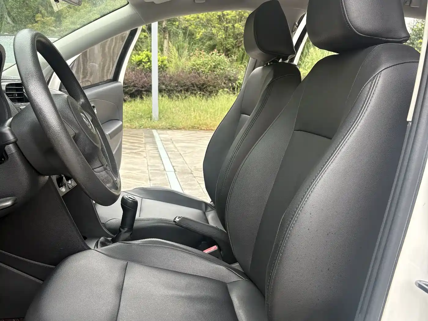 Volkswagen Polo 2014 2013 1.4L Manual Trend Edition
