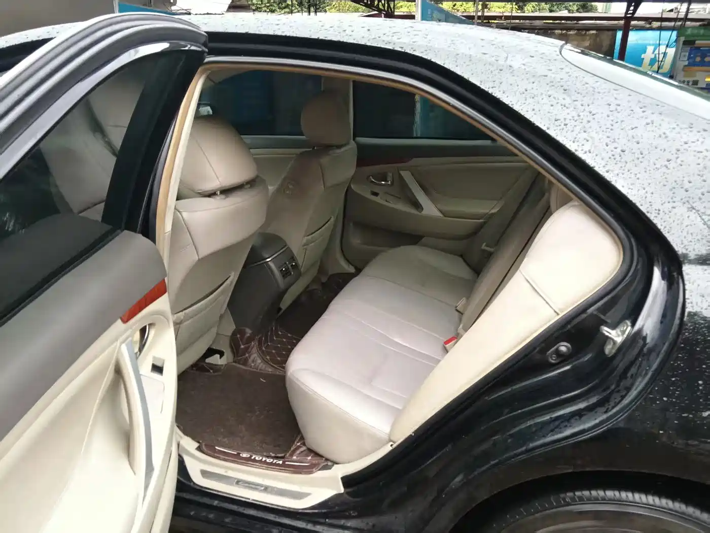 Photo 5 - Toyota Camry