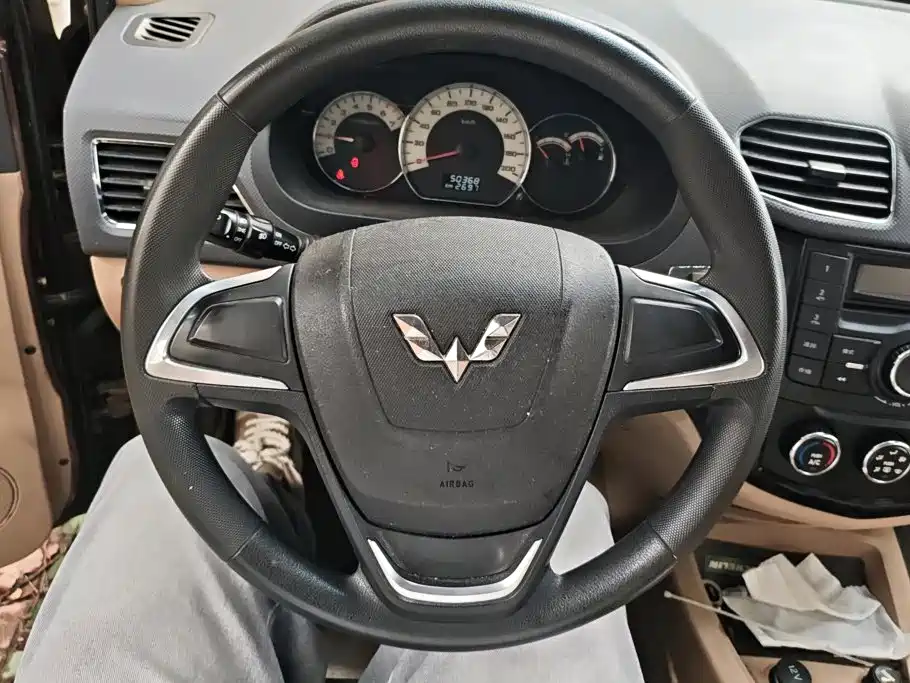 Wuling Motors Wuling Hongguang 2013 2013 1.5L Luxury
