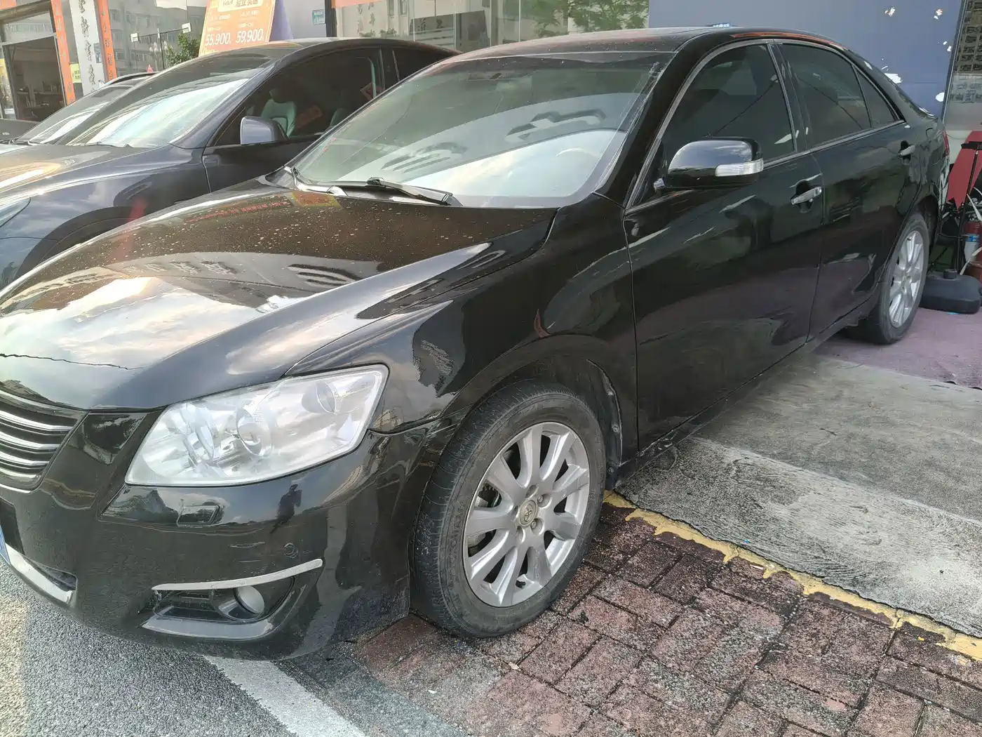 Photo 2 - Toyota Camry