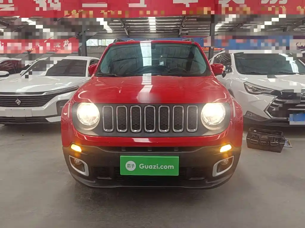 Photo 3 - Jeep Renegade