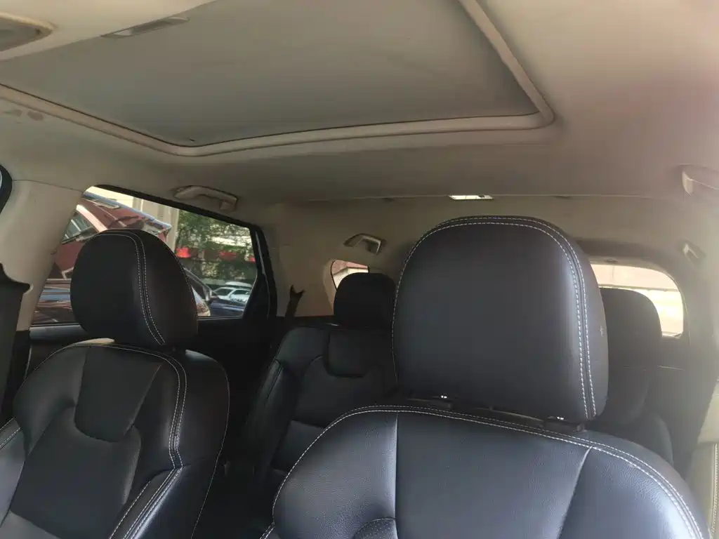 Dongfeng Fengguang Fengguang S560 2018 2018 1.8L Manual Comfort 7-Seater
