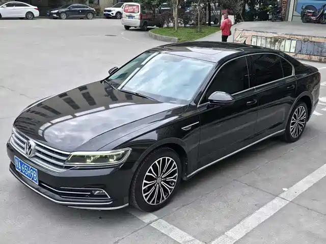 VOLKSWAGEN HUIANG