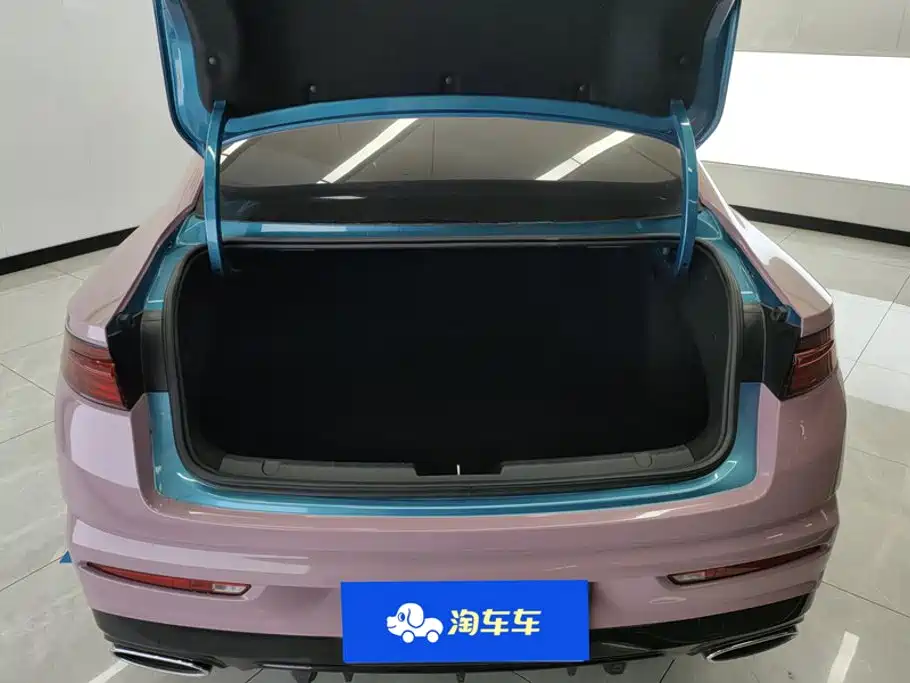 Фото 4 - Geely Preface