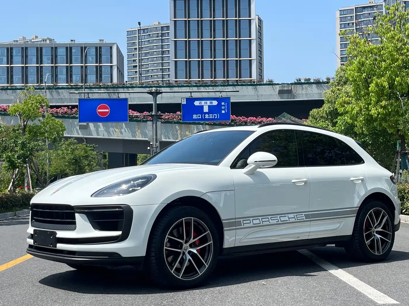 Фото 1 - Porsche Macan