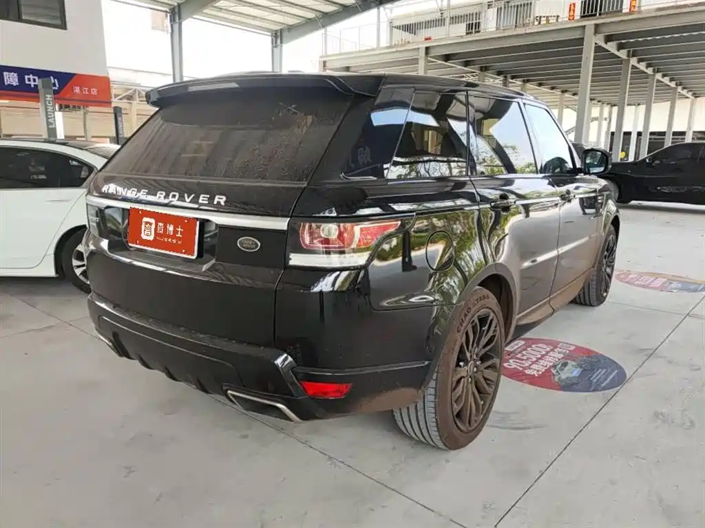 Land Rover Range Rover Sport фото 2