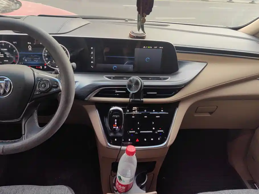 Photo 13 - Buick GL8
