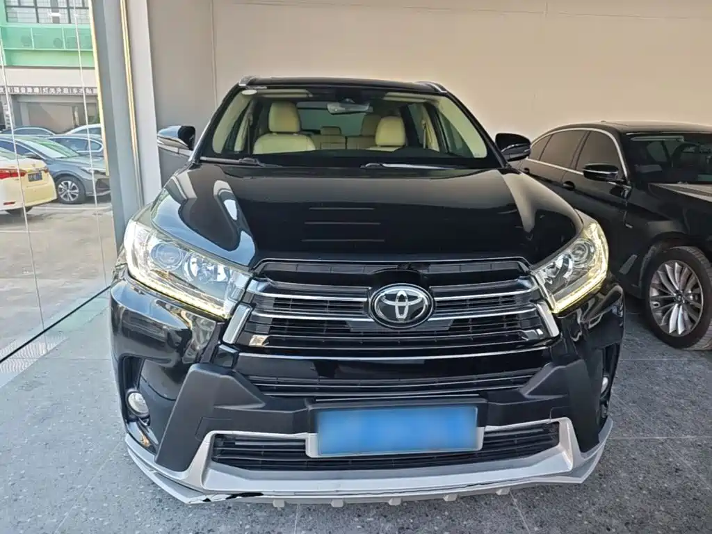 Фото 3 - Toyota Highlander