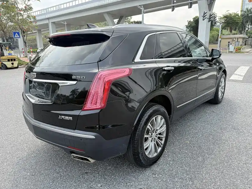 Photo 5 - Cadillac XT5