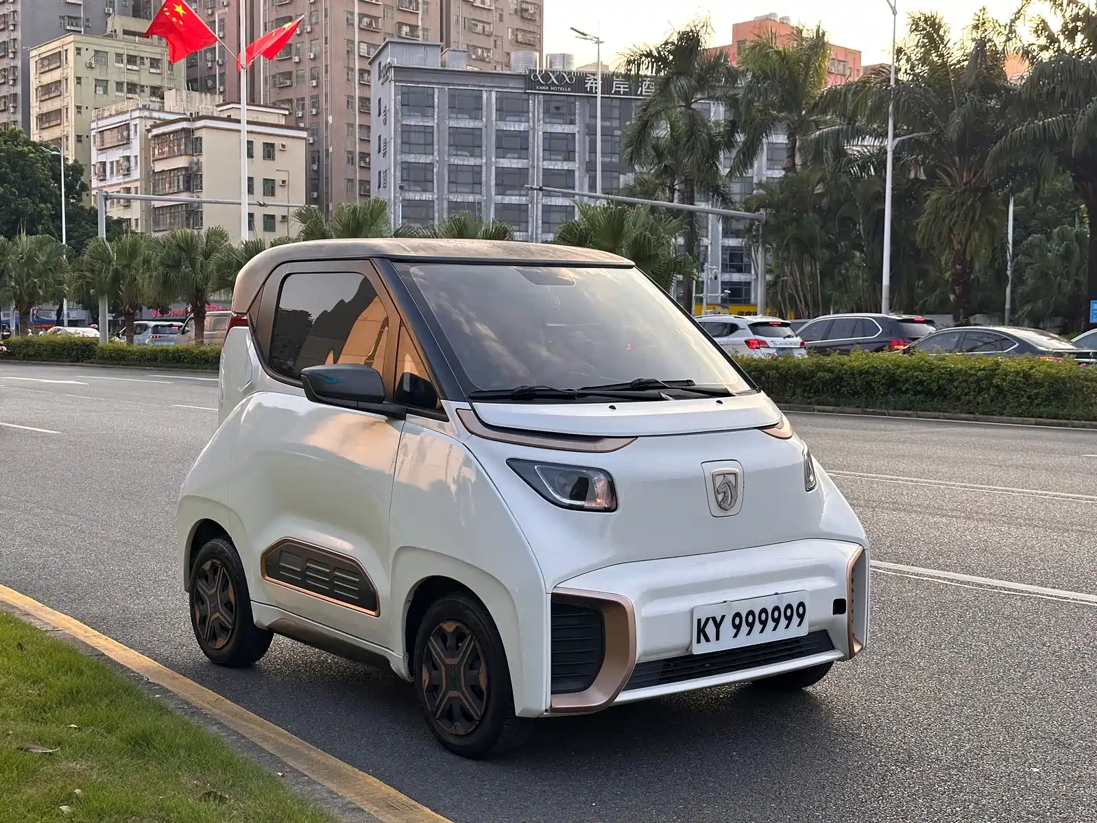 Фото 3 - Baojun E200