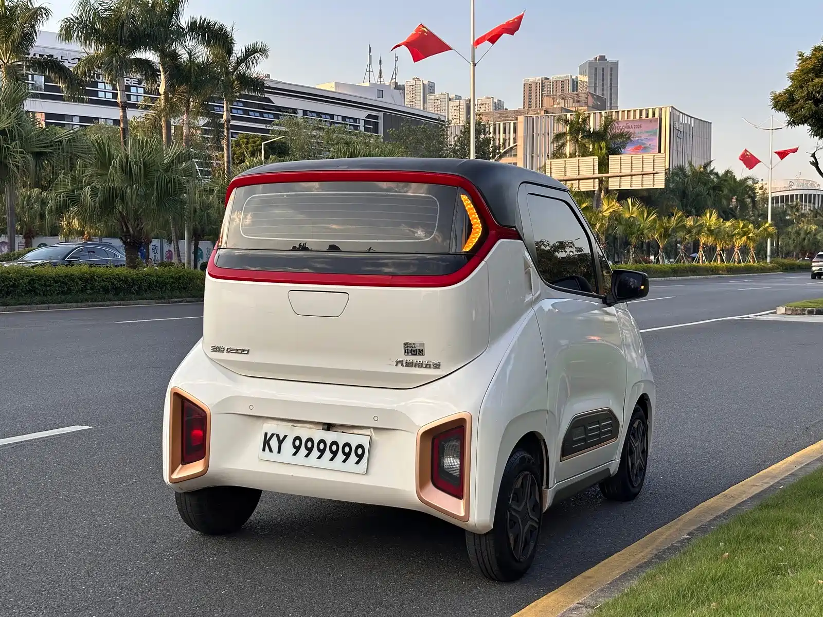 Фото 7 - Baojun E200
