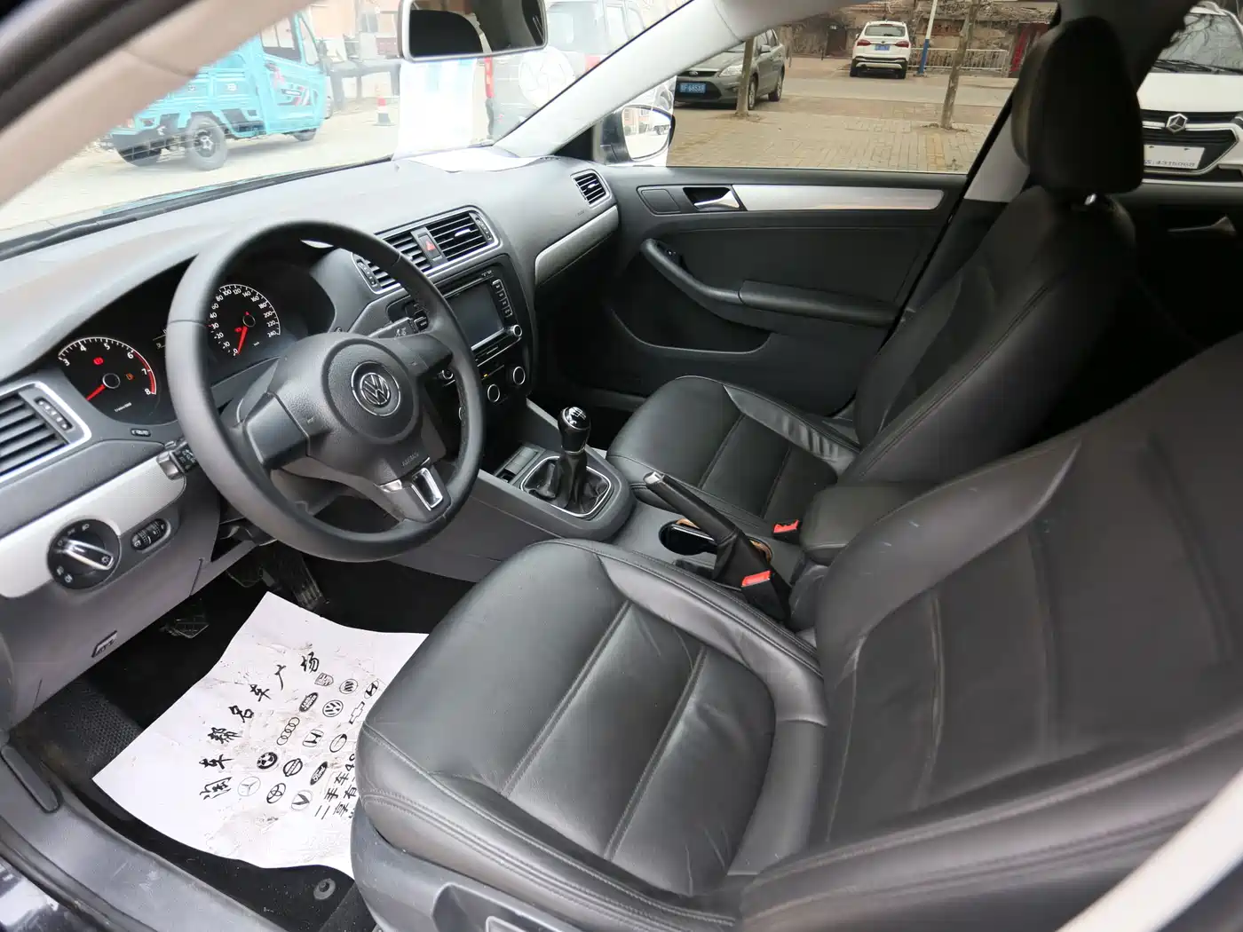 Volkswagen Sagitar 2015 1.6L Manual Comfort фото 7