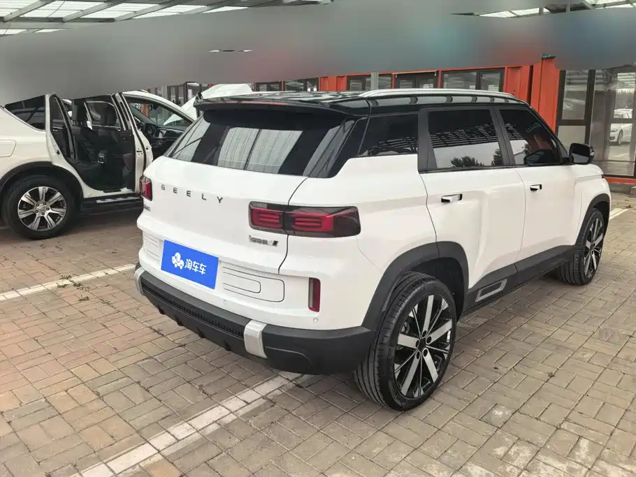Фото 3 - Geely ICON