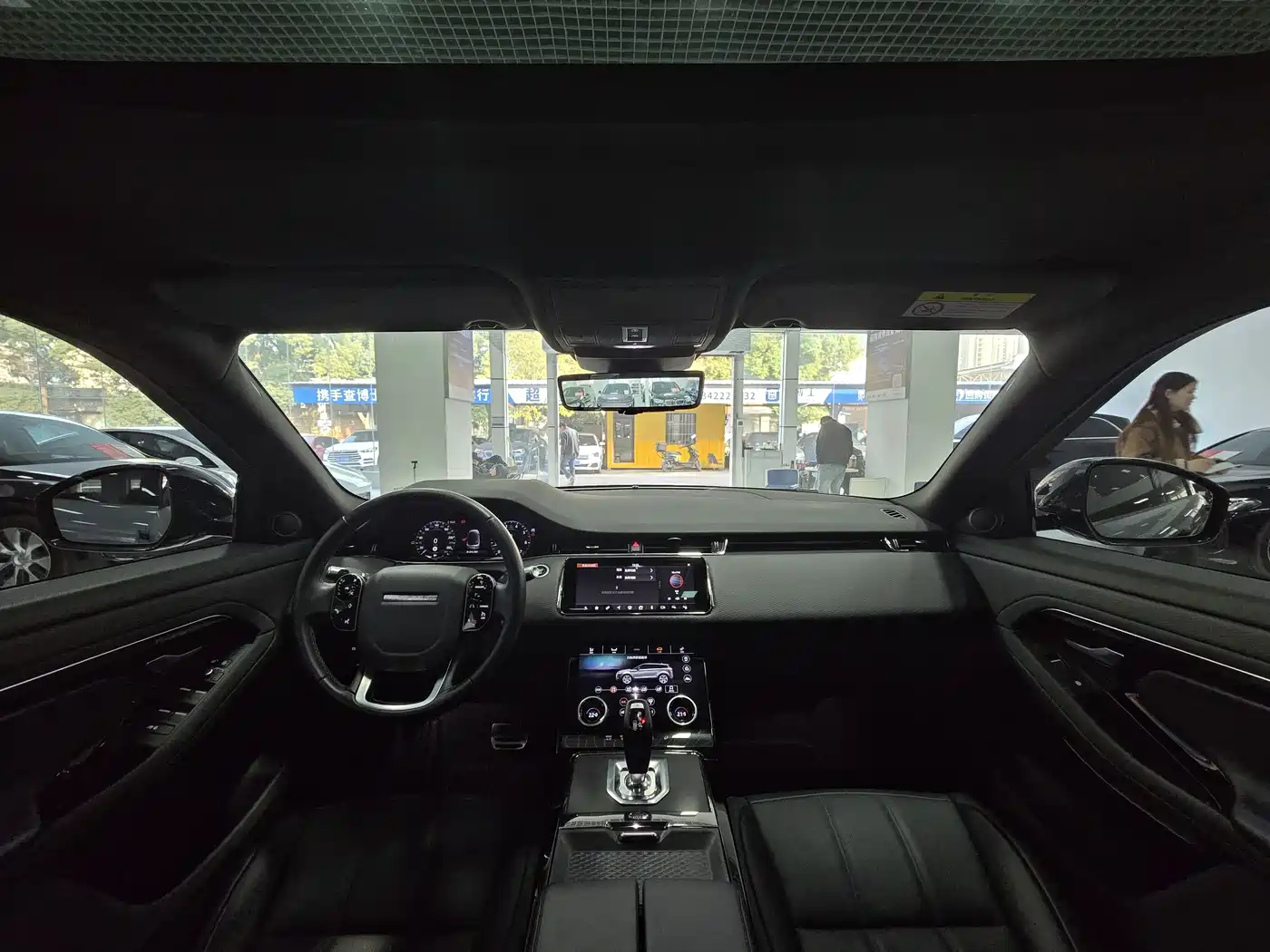 Land Rover Range Rover Evoque 2020 249PS R-DYNAMIC S Sport Edition фото 6