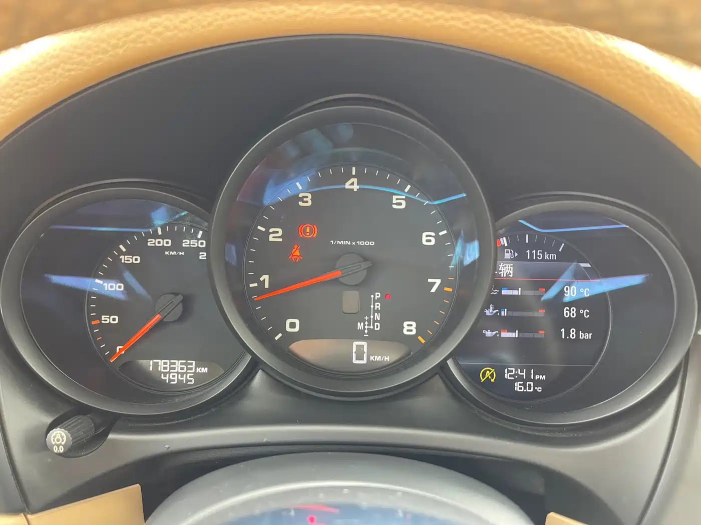Porsche Macan 2016 Macan 2.0T фото 23