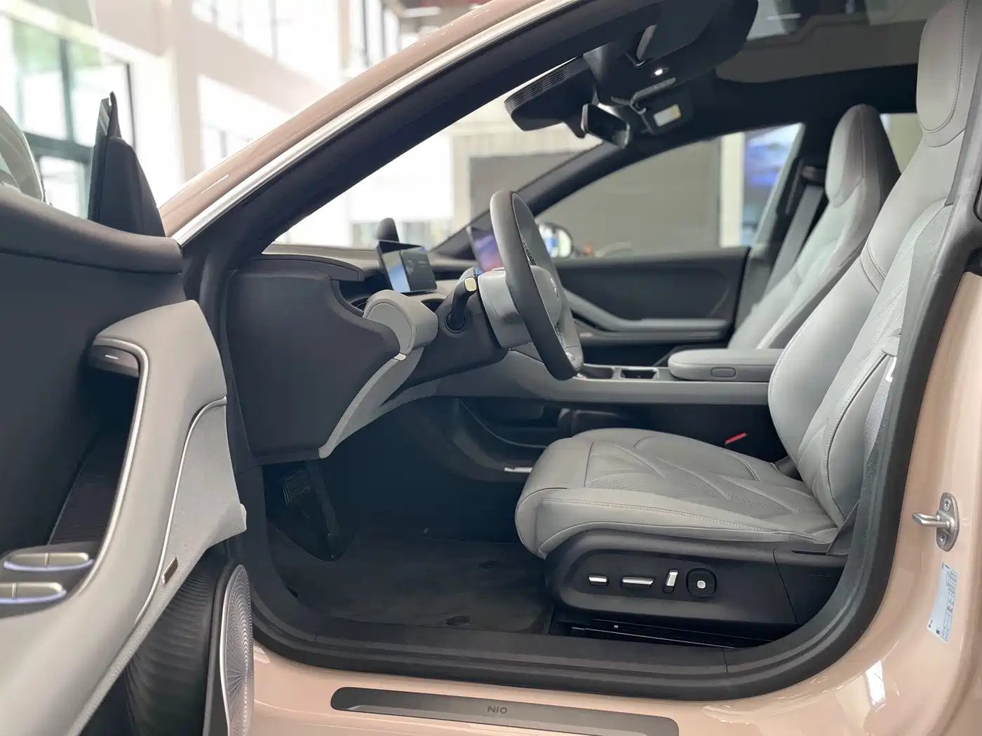 NIO NIO ET5T