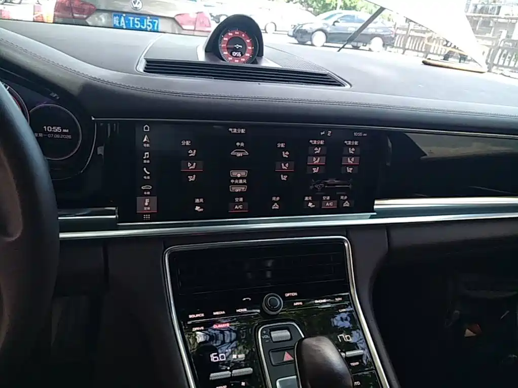 Photo 9 - Porsche Panamera
