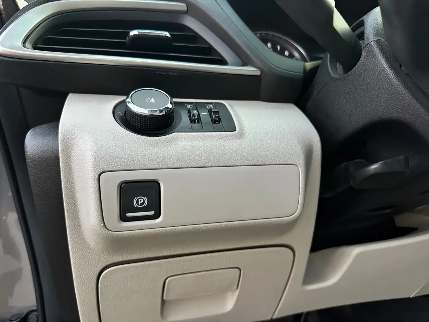 Buick GL6 2018 2018 18T 6-Seater Elite