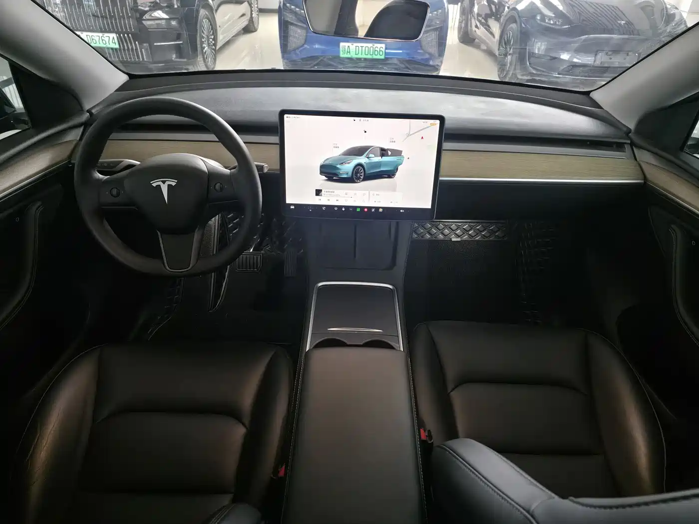 TESLA MODEL Y