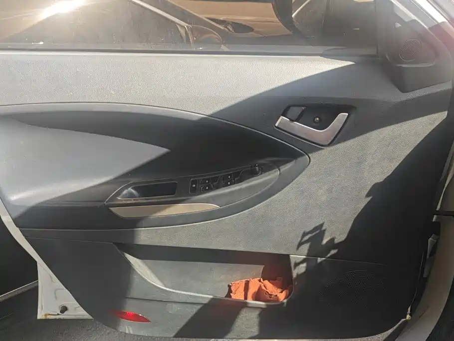 Фото 7 - Geely GX7